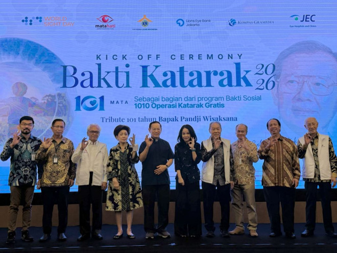 Gerakan Matahati bersama JEC, LEBJ, dan Lions Club Indonesia menggelar operasi katarak gratis untuk 101 pasien sebagai tribute 101 tahun Pandji Wisaksana.