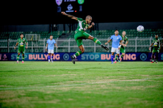 Persebaya Curi Tiga Poin di Lampung, Penalti Alex Martins Jadi