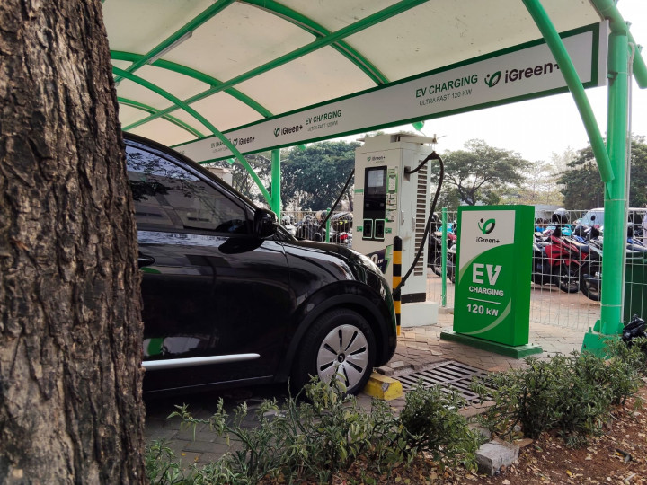 SPKLU iGreen+ Pulogadung Bisa Layani 150 Mobil Listrik per Hari