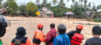 Pemerintah Gerak Cepat Tangani Banjir Padang, Ratusan Warga