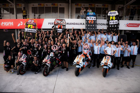 Aprilia Ukir Sejarah di MotoGP Mandalika, Empat Motornya Sapu Bersih Posisi Teratas