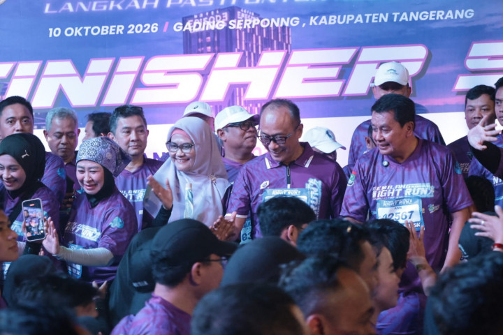Bupati Tangerang Bersama Kutua Umum Korpri Pusat Lepas Ribuan Peserta Korpri Night Run di Gading Serpong