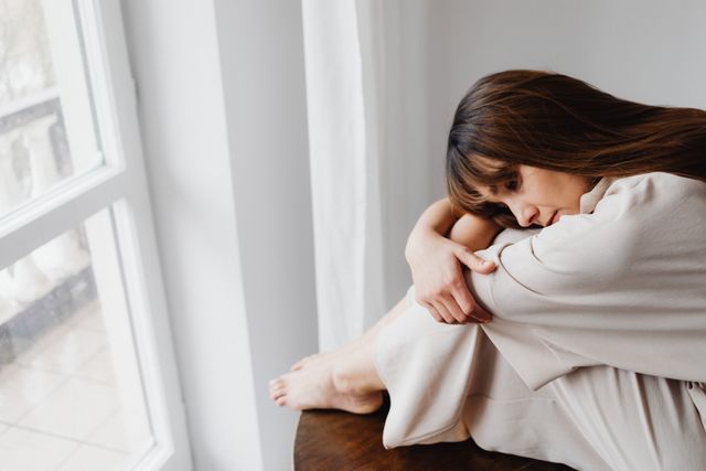 Tak Perlu Tunggu Maaf Mantan, Ini 4 Cara Pulih Setelah Putus Cinta