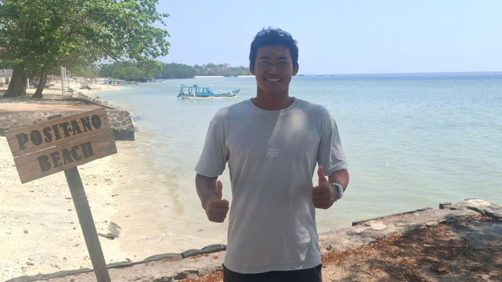 Peselancar Profesional Indonesia Rio Waida Bagikan Tips Surfing untuk Pemula