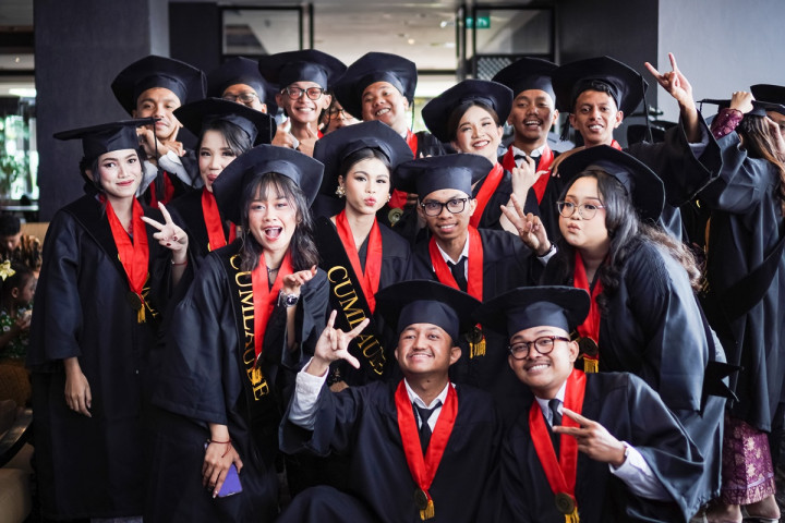 Keren! 26 Lulusan UPITRA Diterima Kerja Sebelum Pakai Toga Wisuda