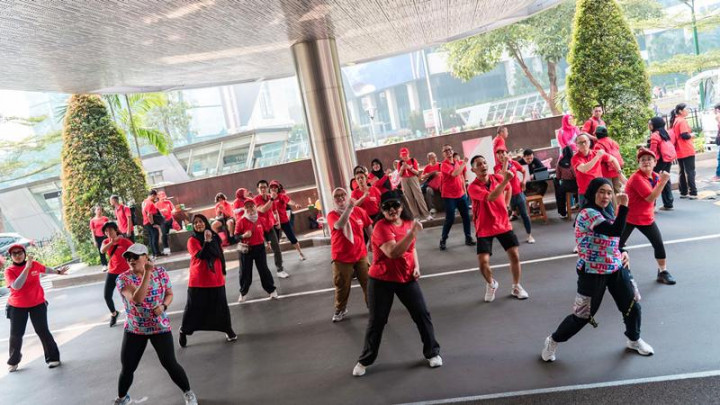 Sehat Bareng, Bumi Senang: Aksi Plogging di Jakarta