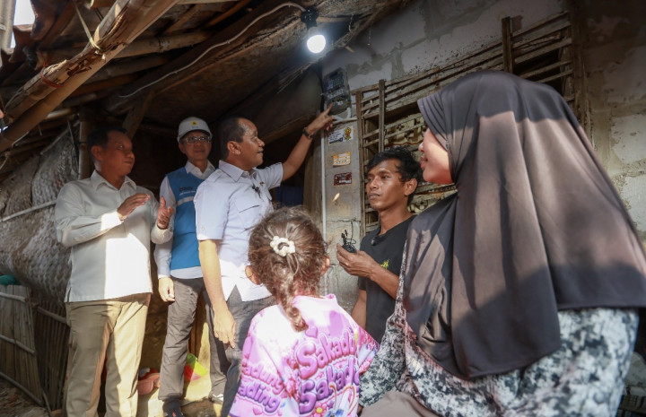 Mewujudkan Keadilan Sosial, Pemerintah Hadirkan Listrik hingga ke Dusun di Karawang