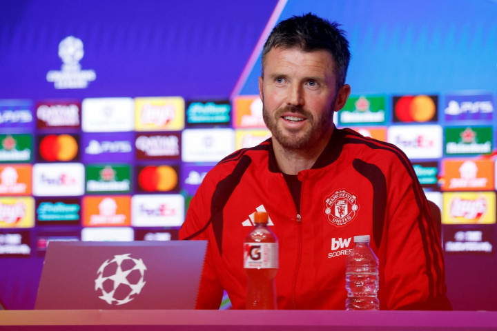 Carrick: Masa Depan di MU Tak Penting, Kemenangan Jadi Prioritas