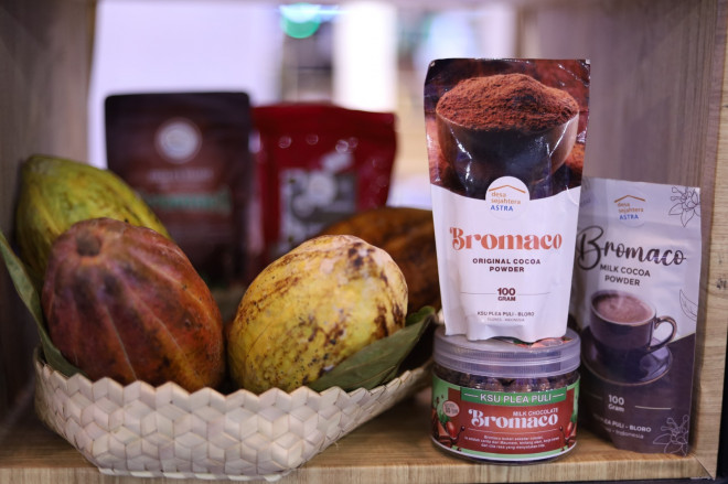 Produk kakao dari Desa Sejahtera Astra Sikka, Nusa Tenggara Timur yang ditampilkan dalam gelaran Trade Expo Indonesia 2026. Foto: Astra. 