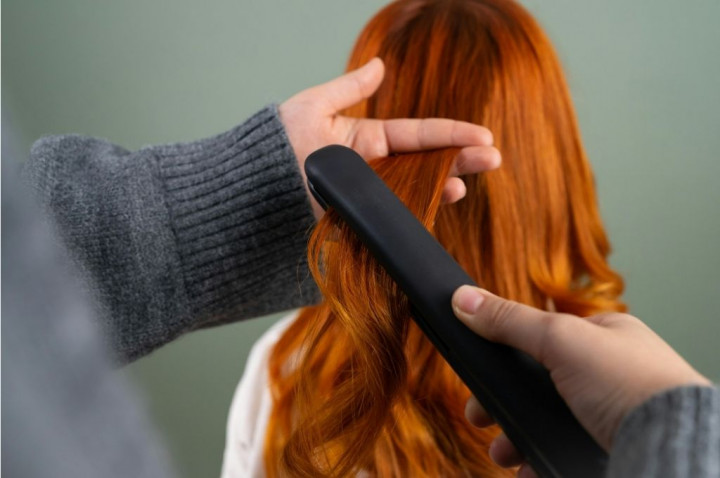 Biar Gak Asal Pilih, Ini 5 Catokan Curly Terbaik Under Rp500 Ribuan