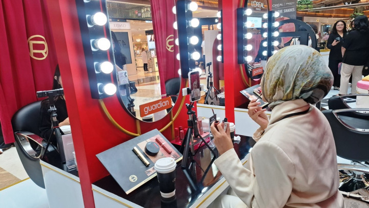 Bingung Pilih Warna Lipstik? L’Oréal Paris Punya 11 Shade Baru