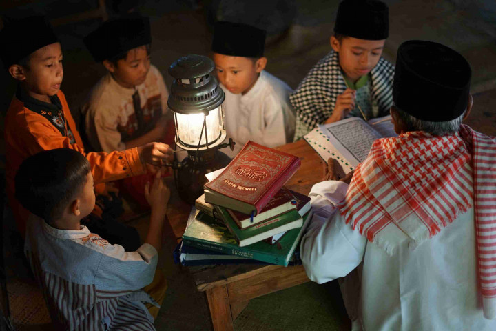 30 Ide Tulisan Hari Santri 2026 untuk Pawai yang Singkat dan Penuh Makna