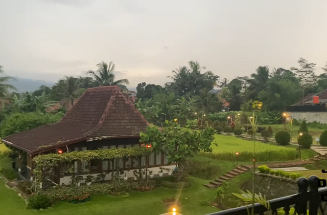 8 Potret Vila Ruben Onsu di Bogor, Dilengkapi Kolam Renang