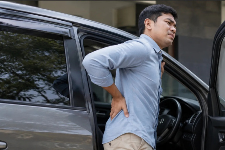 5 Penyebab Pinggang Pegal Saat Duduk di Jok Mobil