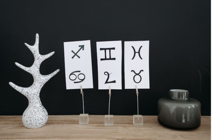 Ramalan Zodiak Jumat, 23 Oktober 2026: 5 Zodiak Ini Bakalan Makin Mesra