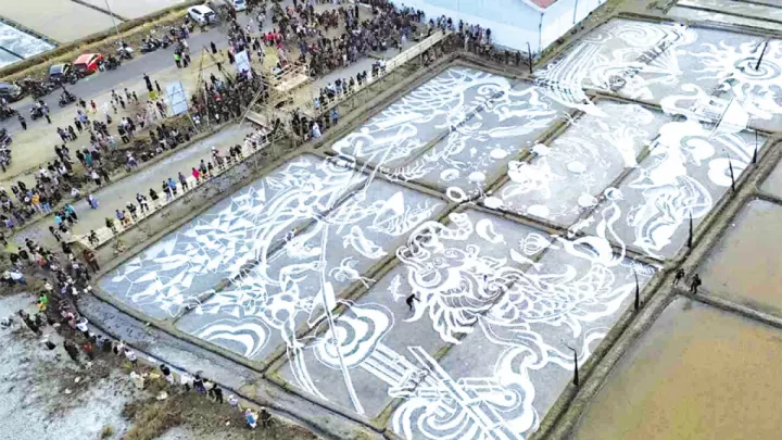 Lukisan Garam di Rembang Jadi Sorotan Festival Garam 2026, Ini Potretnya