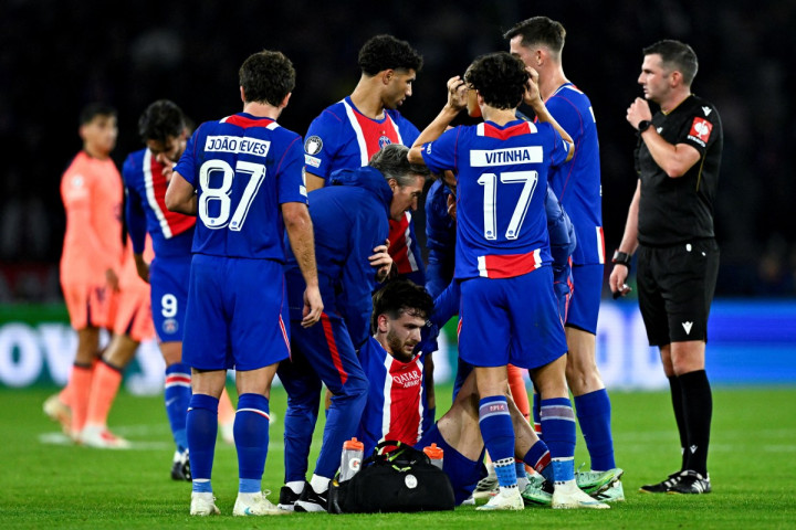 Khvicha Kvaratskhelia Absen hingga Akhir Musim akibat Cedera ACL