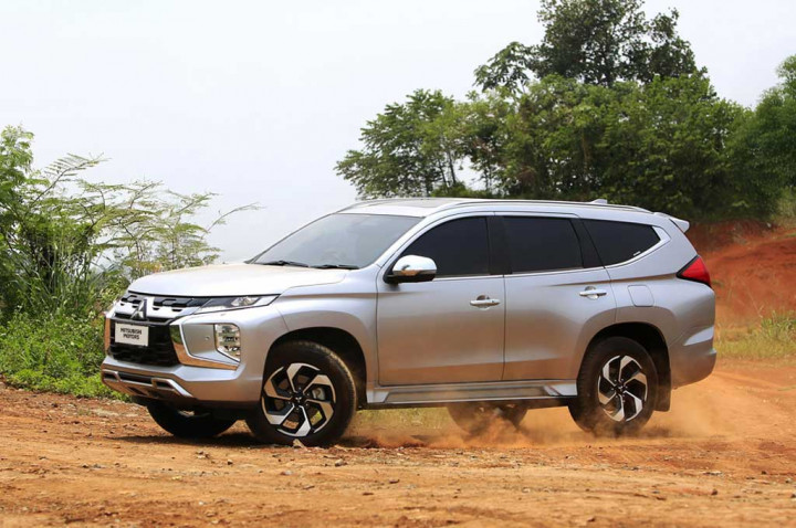 Tak Sekadar Klaim Tangguh, Ini Nilai Plus Pajero Sport di Mata Rifat Sungkar