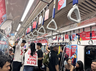 Antrean Fans Kanye West Mengular di MRT Usai Konser GBK
