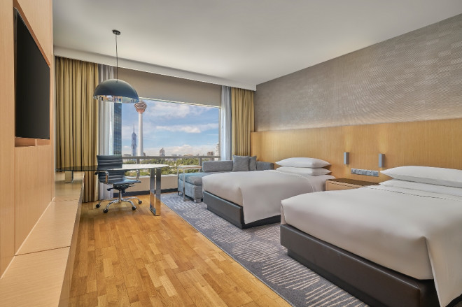  Hotel ini bukan cuma sekadar tempat tidur, tapi jadi destinasi liburan lengkap yang siap manjain mata dan pikiran. (Foto: Dok. Renaissance KL Hotel & Convention Centre)