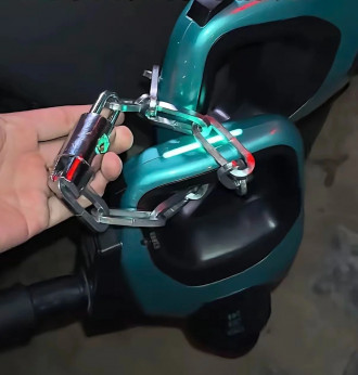 Viral Colokan BYD Megawatt Flash Charger Dirantai, Kenapa?