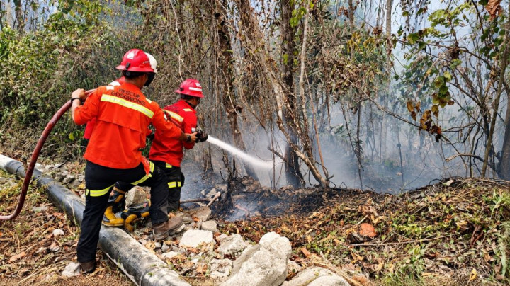 Dari Area Operasional hingga Desa Lingkar Tambang, NHM Tangani Karhutla