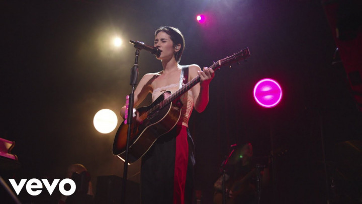 Lirik Lagu Good Reason - Gracie Abrams dan Terjemahannya