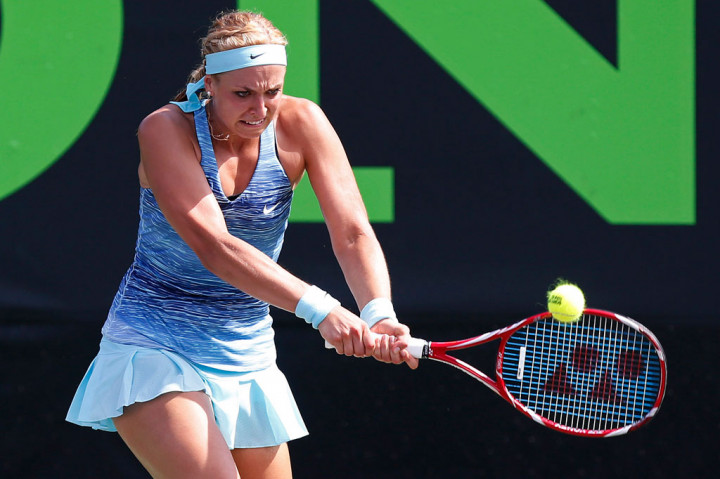 Para bintang tenis dunia, di antaranya Sabine Lisicki, beraksi saat mengikuti pertandingan di hari keempat Kejuaraan Tenis Sony Terbuka 2014 di Crandon Tennis Center, Miami, AS, Kamis (20/3).