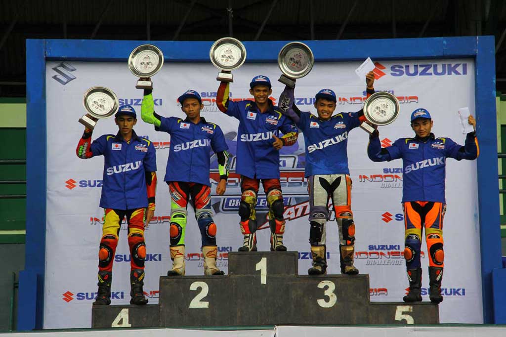 Metrotvnews.com, Cimahi: Lima pemenang di putaran pertama yang didominasi pembalap berusia muda di Suzuki Indonesia Challenge di Cimahi, Minggu (28/12/2014).