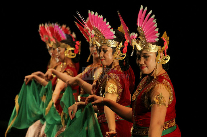 Solo 24 Jam Menari di Hari Tari Sedunia