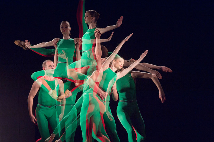 Penampilan Introdans pada Joy4dance di Erasmus Huis