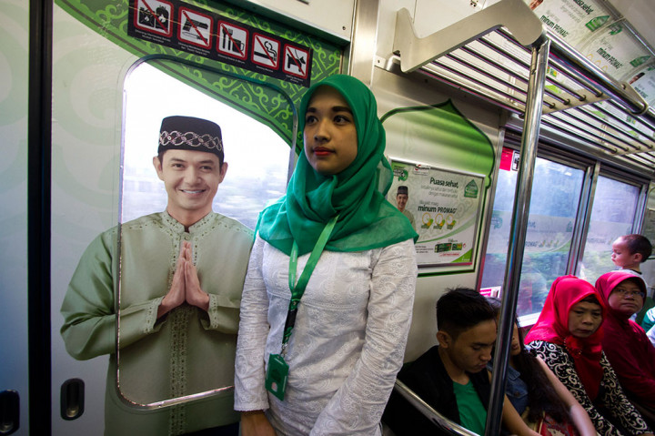 Tema Ramadan sudah Mulai Hiasi Commuter Line