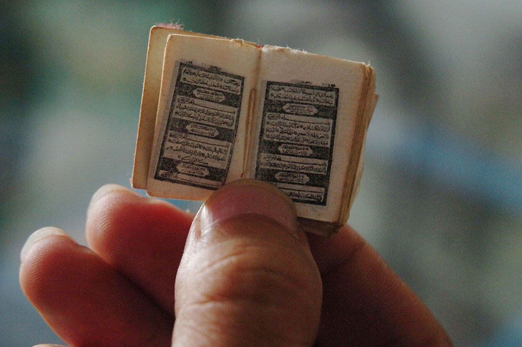 Alquran Mini ini Diperkirakan Berusia Satu Abad