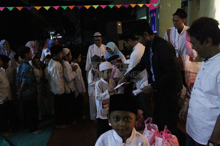 Mahasiswa UPN Veteran Menginspirasi untuk Berbagi