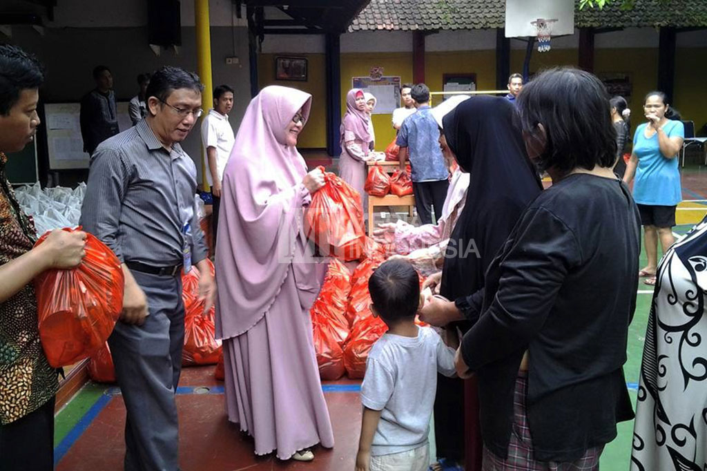 Santunan untuk Duafa Ajarkan Siswa Peduli pada Sesama