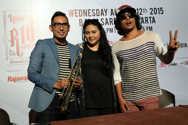 Penyanyi Rio Febrian (kiri), penyanyi Audy (tengah) dan peniup terompet internasional asal Bali Rio Sidik menghadiri konferensi pers jelang konser 

tunggal bertajuk Love 15 Rio Febrian Romantic Concert 
