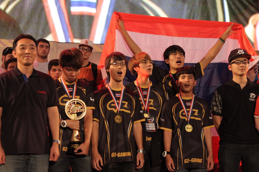 DFN-GZ Gaming asal Thailand menjadi juara satu PBIC 2015, dan mendapat hadiah USD50.000.