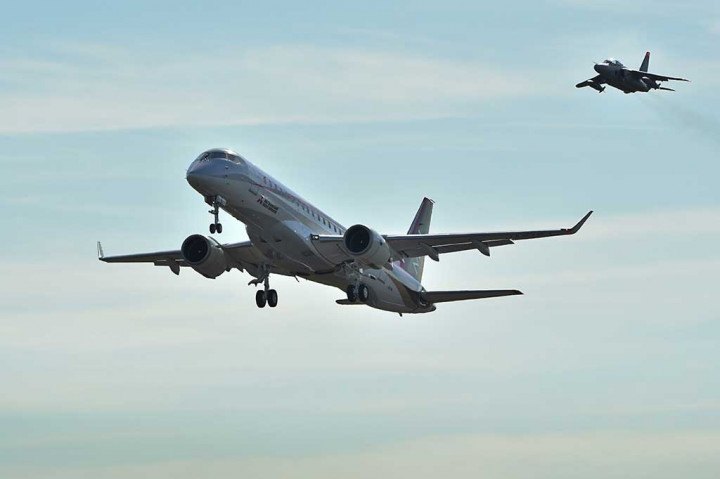 Pesawat dengan panjang sekitar 35 meter (115 kaki)  dan bermesin ganda dengan kapasitas tempat duduk 70-90 kursi tersebut diharapkan mampu bersaing dengan produsen pesawat jet penumpang regional lainnya seperti Embraer (Brasil) dan Bombardier (Kanada)