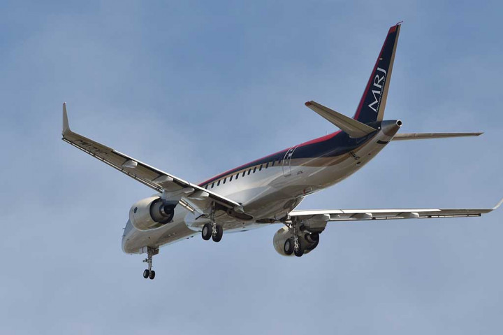 Sementara maskapai penerbangan AS Trans States merupakan pembeli internasional pertama MRJ yang memesan 50 pesawat ditambah opsi pembelian 50 pesawat lagi