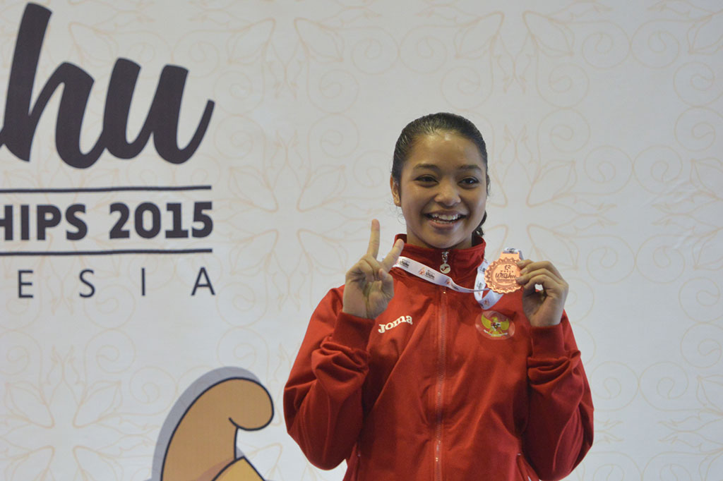 Pewushu putri Indonesia Juwita Niza Wasni meraih medali perunggu pada nomor Women's Taijiquan.