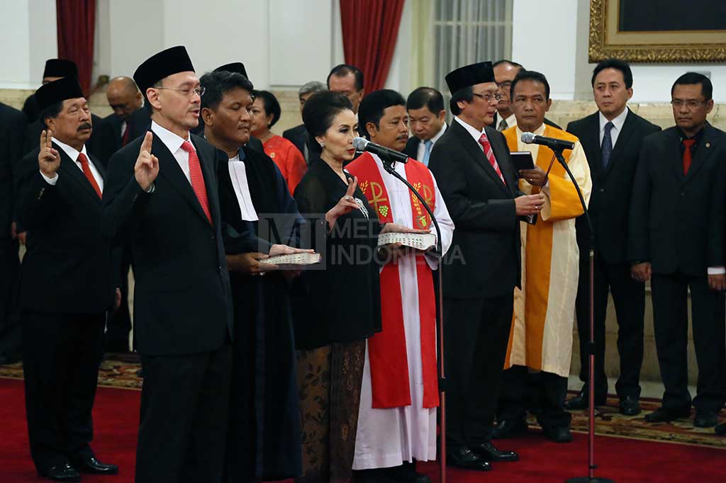 Sebanyak 17 anggota KEIN tersebut adalah Hendri Saparini, Hariyadi Sukamdani, Eddy Sariatmadja, Sudhamek, Jhonny Darmawan, Benny Soetrisno.