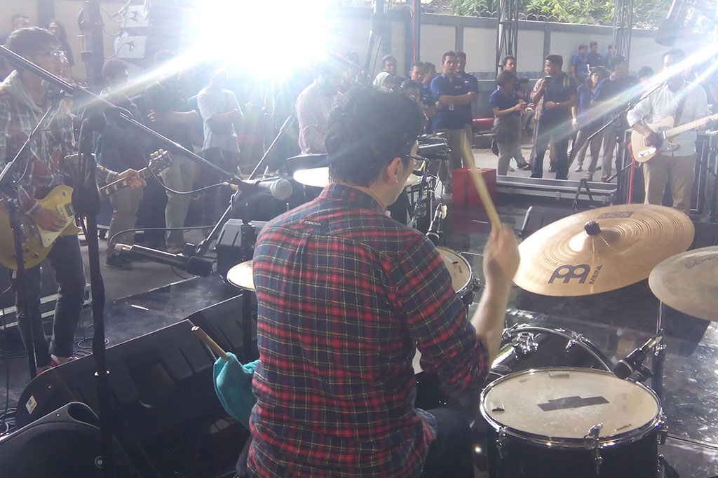 Efek Rumah Kaca Tampil di Kotak Musik Media Indonesia