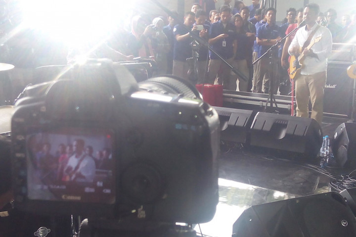 Efek Rumah Kaca Tampil di Kotak Musik Media Indonesia