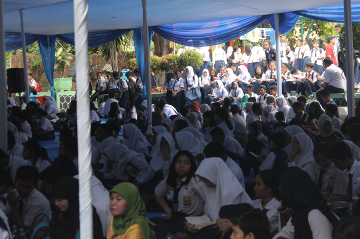 Para peserta program ICAKAP oleh Kemenkominfo, yang terdiri dari siswa-siswi SMPN 99 Jakarta.