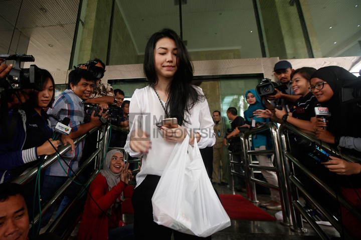 Velove Vexia Kembali Kunjungi OC Kaligis