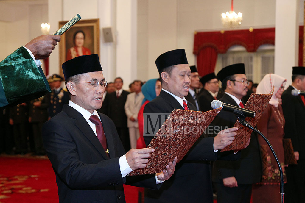 Anggota KY dan Ombudsman Ucapkan Sumpah di Hadapan Presiden