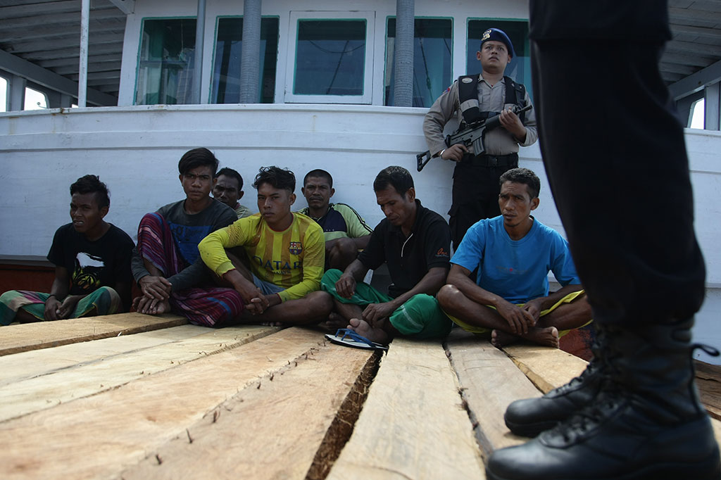 Ditpolair Baharkam Polri Amankan Ribuan Batang Kayu