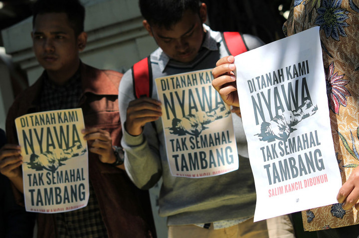 Unjuk Rasa Warnai Sidang Pembunuhan Salim Kancil