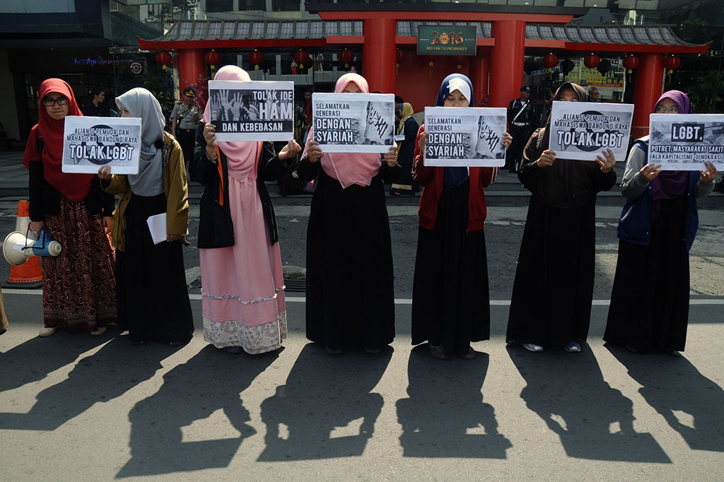 Mahasiswa Bandung Unjuk Rasa Tolak LGBT