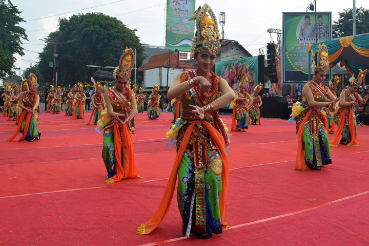 Peringati HUT ke-157, Sidoarjo Gelar Pawai Budaya